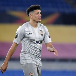 Jak si Bohemians zachovali svou identitu v době obchodu: Výzvy a řešení